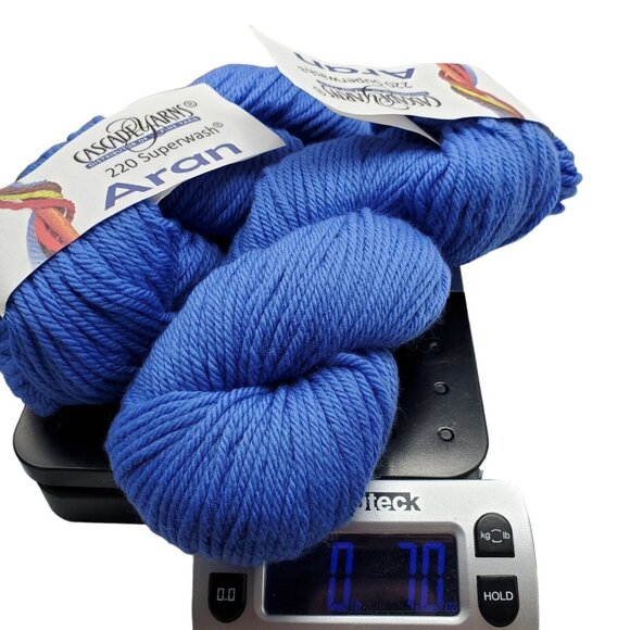 cascade yarns aran 220 superwash merino wool 2 skeins Blue 845 Yarn - Picture 10 of 10